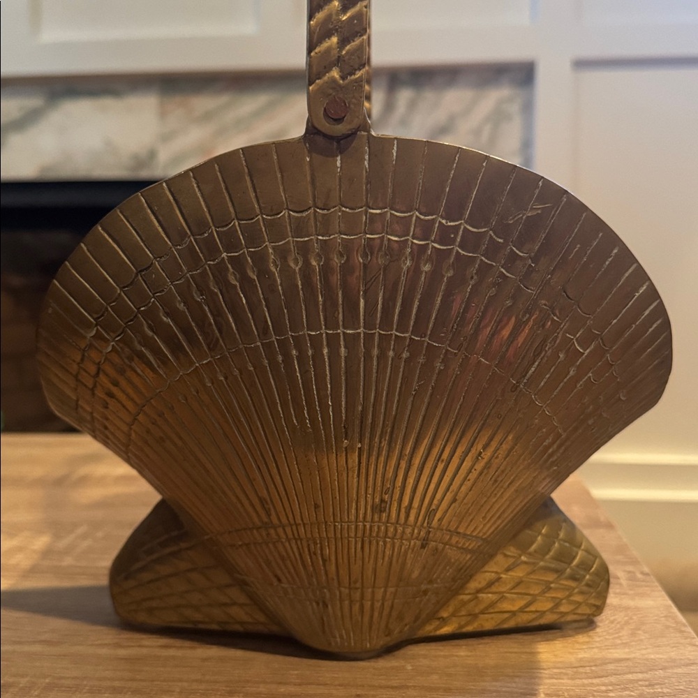 Vintage Brass Seashell Basket / Planter - Picture 4 of 6